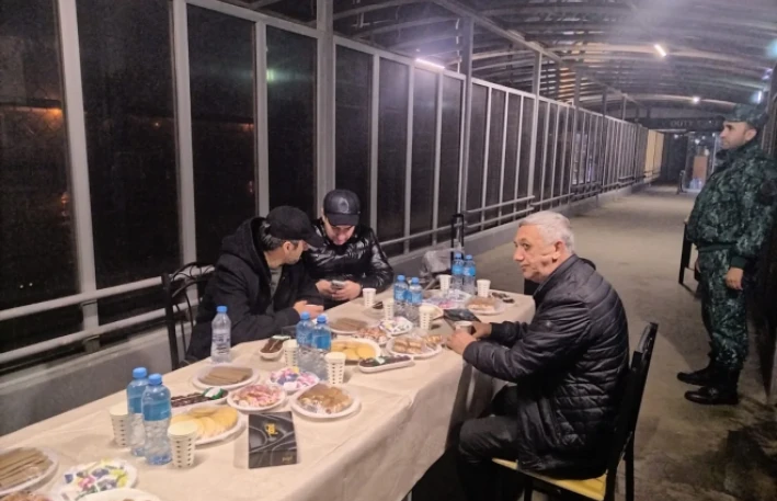 İrandan təxliyə: 12 azərbaycanlı və 1 İtaliya vətəndaşı çıxarıldı- YENİLƏNDİ+ FOTOLAR