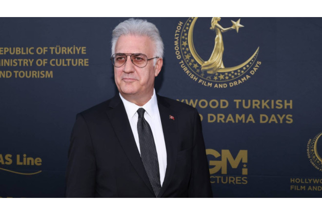 Məşhur türk aktyor "Azdrama"nın dəvəti ilə Bakıya gəlir 