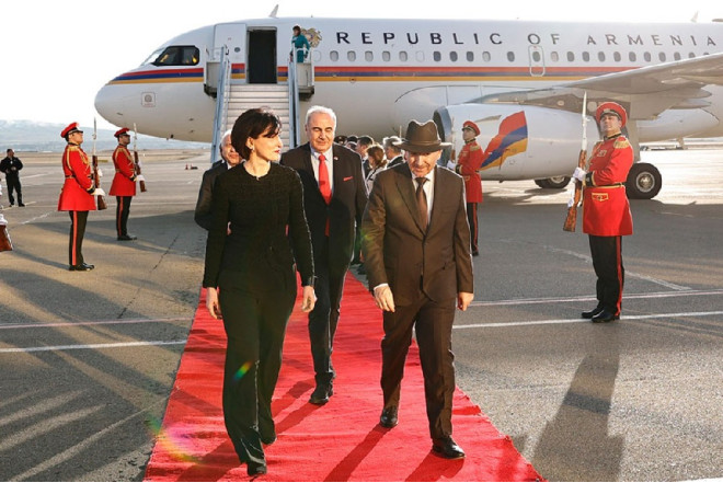 Paşinyan Gürcüstana səfər edib 