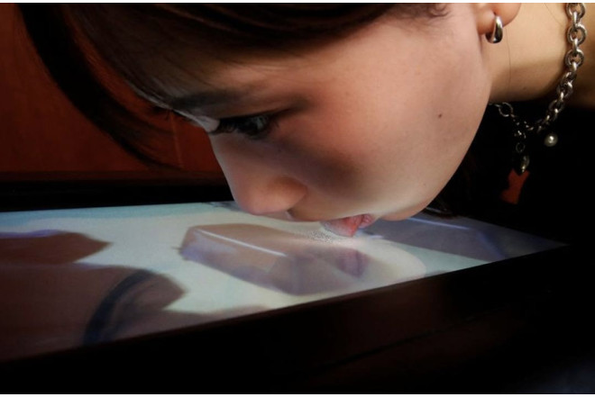 Bu ölkə ekrandakı yeməyin dadını hiss etdirən sistem YARADIB