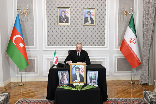 Prezident İran səfirliyinə gedib 