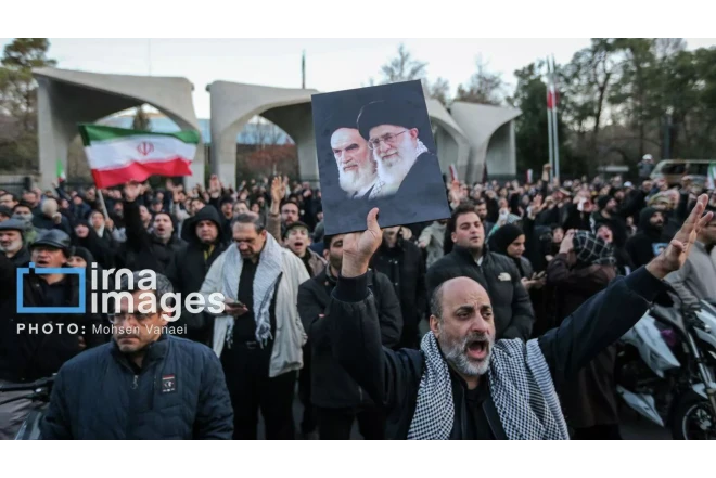 Tehranda cümə namazından nümayiş keçirilib 