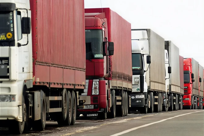 İrandan Azərbaycana qayıdan yük avtomobillərinin sərhəddən buraxılışına başlanıldı 