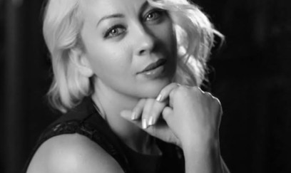 Rusiyalı aktrisa övladı ilə birgə qəzada öldü