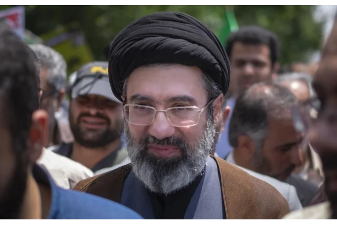 Əli Xameneinin oğlu hücum zamanı yaralanıb 