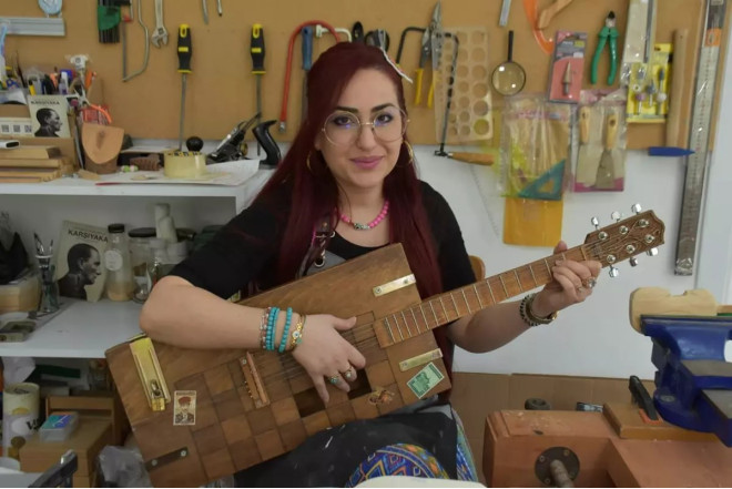 Türkiyədə yaşayan bu qadını siz də TANIYIN