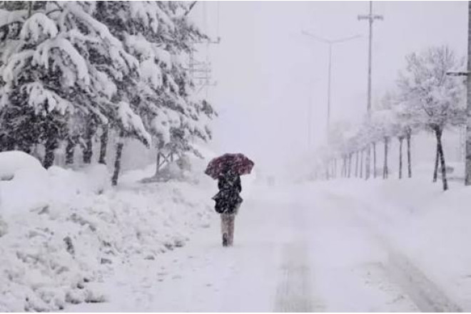 FAKTİKİ HAVA: Bu ərazidə qar örtüyünün hündürlüyü bir metri keçib 