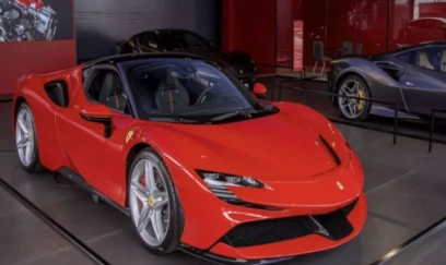 Sosial yardım alan evsiz kişi 250 min dollarlıq Ferrari sürəndə saxlanıldı 