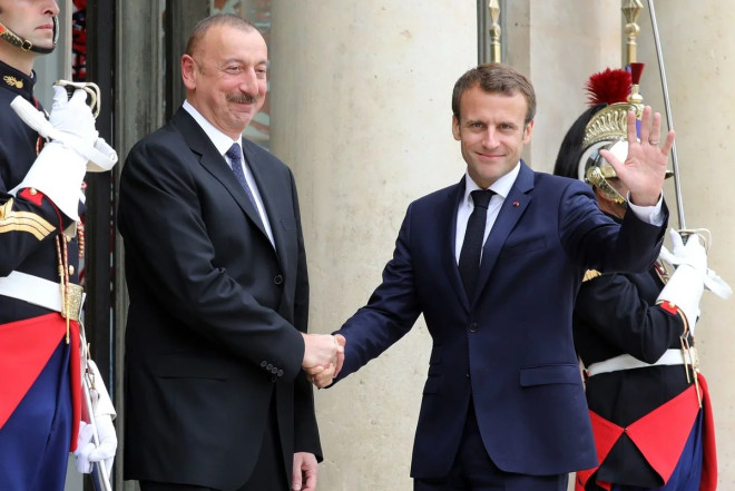 Makron Prezident İlham Əliyevə zəng edib 