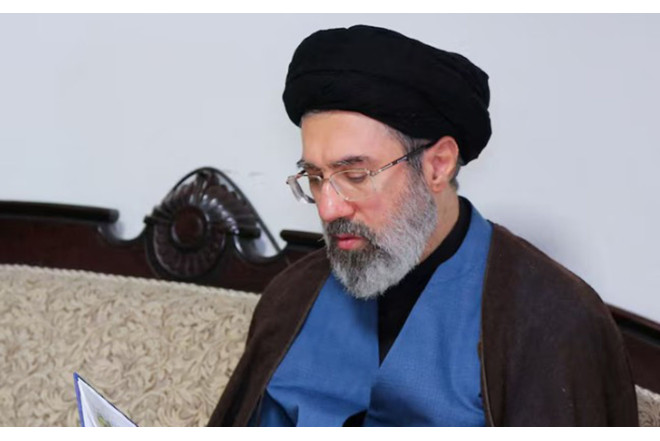 Xameneinin oğlu Ali Lider seçildi 