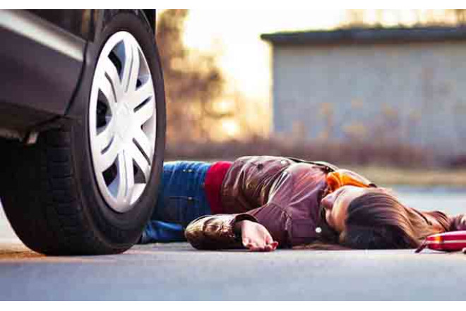 Gəncədə iki nəfəri maşın vurdu 