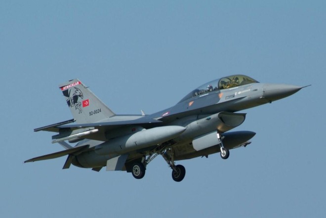 Türkiyə F-16 qırıcılarını bu ölkəyə yerləşdirdi 