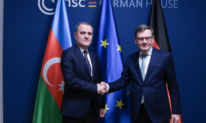 Ceyhun Bayramov almaniyalı həmkarı ilə Yaxın Şərqi müzakirə etdi 