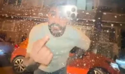 Yolda sürücüyə hücum edən şəxs CƏRİMƏLƏNİB