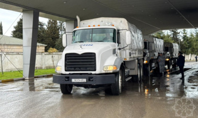 İrana göndərilən humanitar yardım sərhəddən keçdi - Foto
