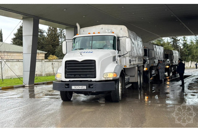 İrana göndərilən humanitar yardım sərhəddən keçdi - Foto