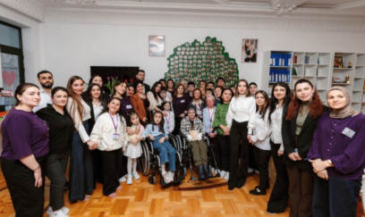 Leyla Əliyeva, Arzu Əliyeva və Alena Əliyeva “Yaşama Dəstək” Mərkəzində olublar 