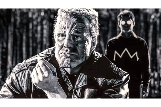 Məşhur aktyor Mikki Rurk evsiz qaldı 