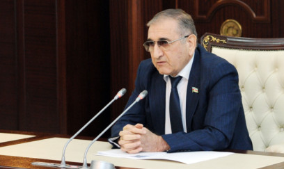 Deputat məmurlara qəzəbləndi: İnsanları işsiz qoyurlar! 