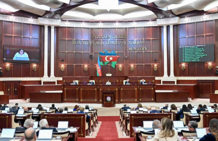 Milli Məclisin plenar iclası başlayıb, Baş nazir hesabat verəcək 