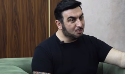 " İkiüzlü yox, üçüzlü olmalıyam?" 