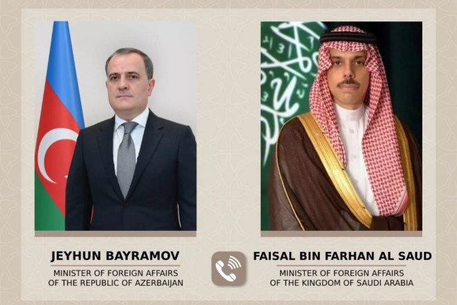 Ceyhun Bayramov səudiyyəli həmkarı ilə Yaxın Şərqdəki vəziyyəti müzakirə edib 