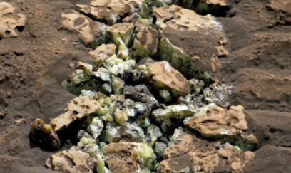 “Curiosity” Marsda saf kükürd kristalları aşkar edib 