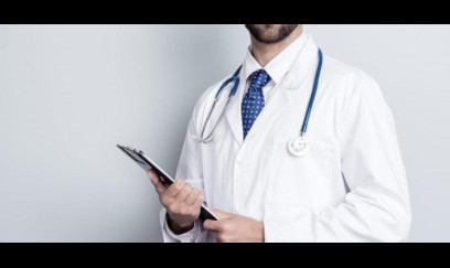 Məşhur klinikada özünü həkim kimi təqdim edənlərin tibb təhsili yox imiş 