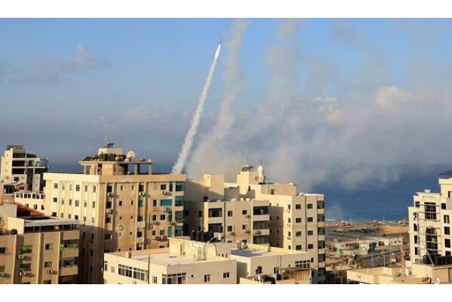 İran İsrailə dayanmadan zərbələr endirir 