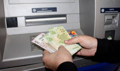 Sumqayıtda təqaüdçü qadının bank kartını taladılar 