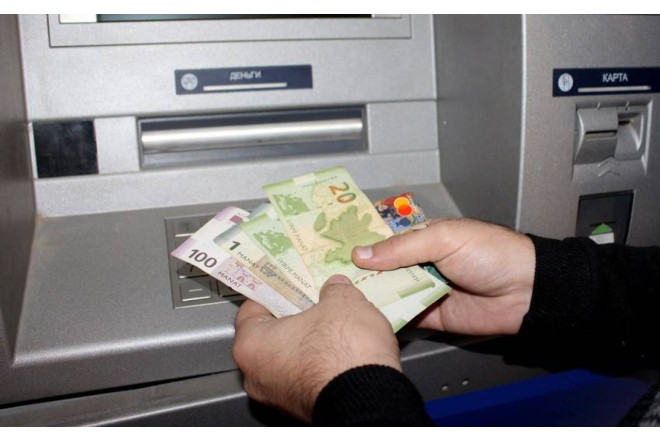 Sumqayıtda təqaüdçü qadının bank kartını taladılar 