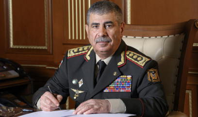 Nazir ordumuzun şəxsi heyətini təbrik etdi 