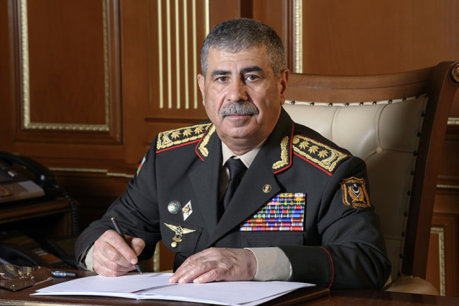 Nazir ordumuzun şəxsi heyətini təbrik etdi 