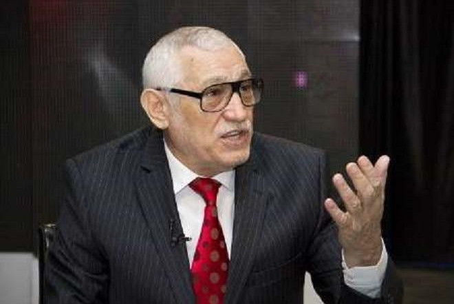 4 ildir damda-bacada yaşayıram, qətnaməni icra etmirlər 