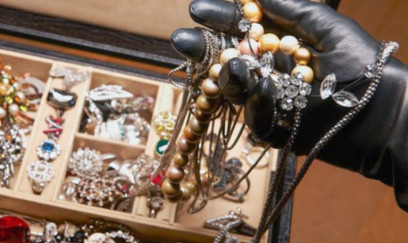 Xətaidə mənzillərdən 8 min manat oğurlanıb 