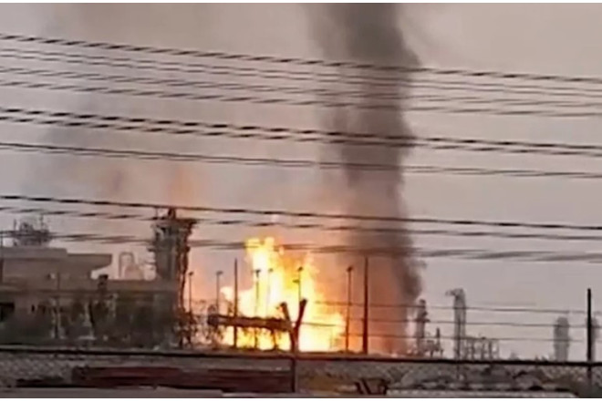 Küveytin neft emalı zavodu vuruldu 