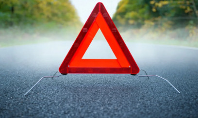 Abşeronda motosiklet yük avtomobilinə çırpılıb, ölən var 