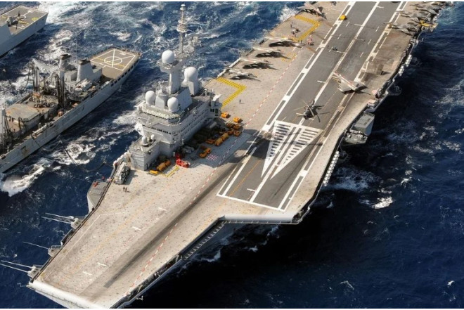 Fransalı zabitin "ağıllı" saatı hərbi sirri ifşa etdi 