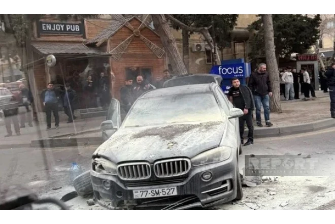 Bakıda qəza: BMV YANDI