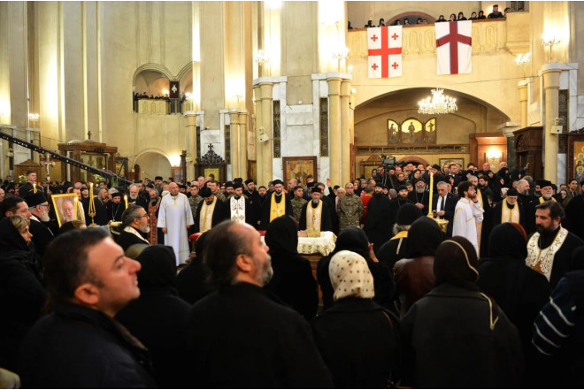 II İlya dəfn edilib, Azərbaycan rəsmiləri mərasimdə İŞTİRAK EDİB