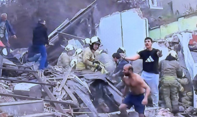 İstanbulda yaşayış binası uçub, yaralılar var - YENİLƏNİB