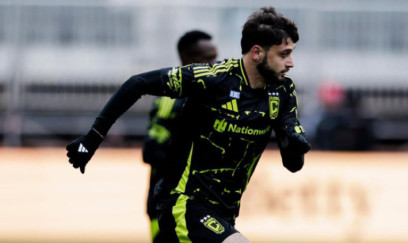 İlk oyunundan fotolarını paylaşdı - Nəriman...