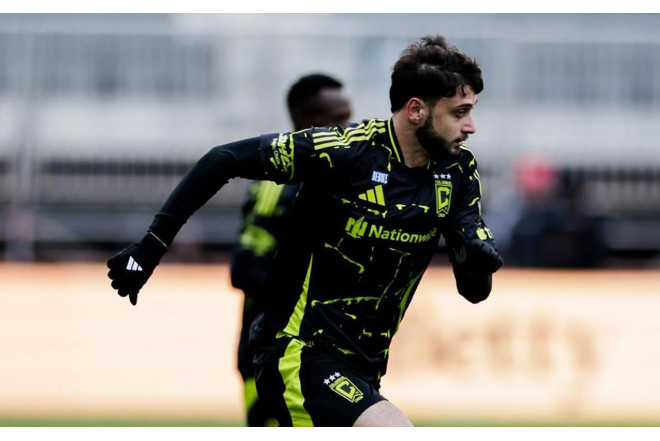 İlk oyunundan fotolarını paylaşdı - Nəriman...