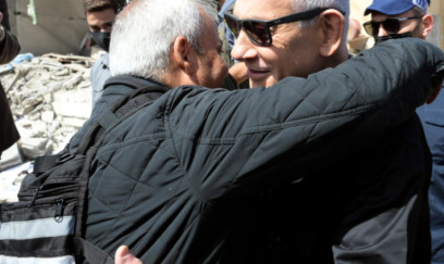 Netanyahu İranın vurduğu ərazilərdə - FOTO