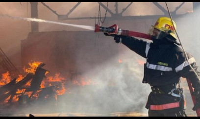 Tanınmış fotoqrafın evində yanğın oldu - Video