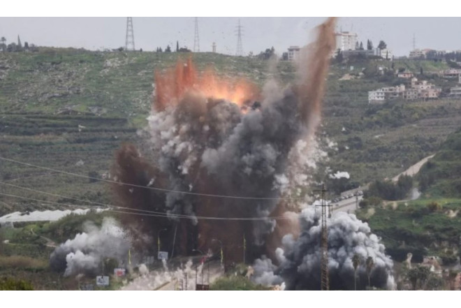 İsrail Livanda Litani çayı üzərində daha bir körpünü vurdu - VİDEO