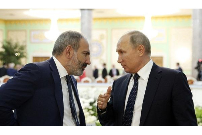 Putin Paşinyanla danışdı 