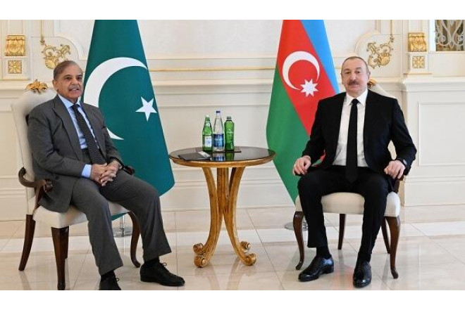 Prezident Şahbaz Şərifi təbrik etdi 