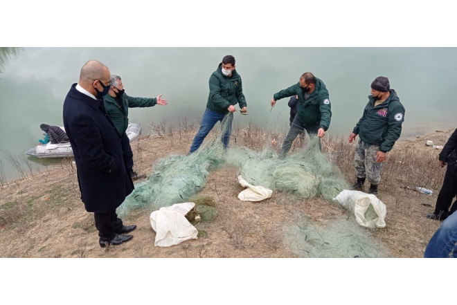 Kür çayında cərəyanla qanunsuz balıq ovlayan 3 nəfər saxlanıldı 