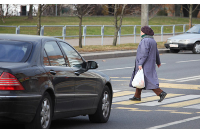 71 yaşlı qadını maşın vurub öldürdü 